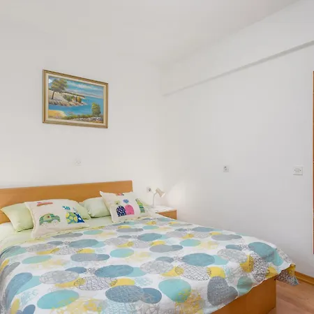 Apartment 3 Bedroom In