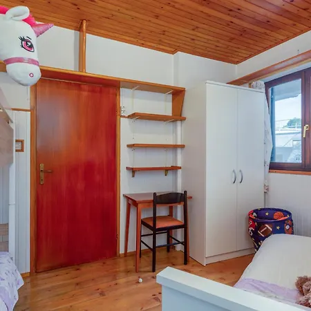 3 Bedroom In Apartment *