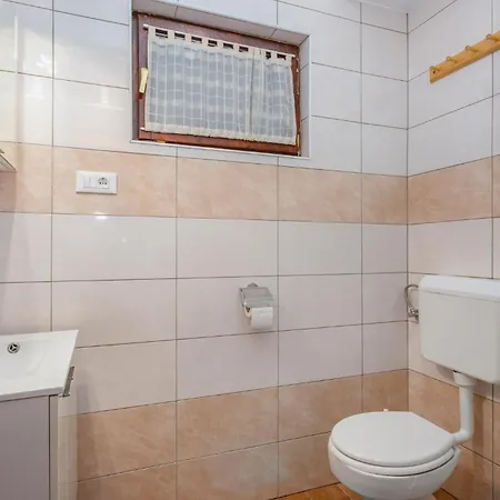 Apartment 3 Bedroom In