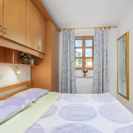 3 Bedroom In Apartment Malinska