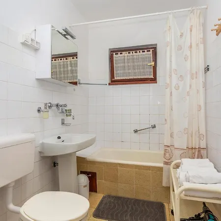 3 Bedroom In Malinska