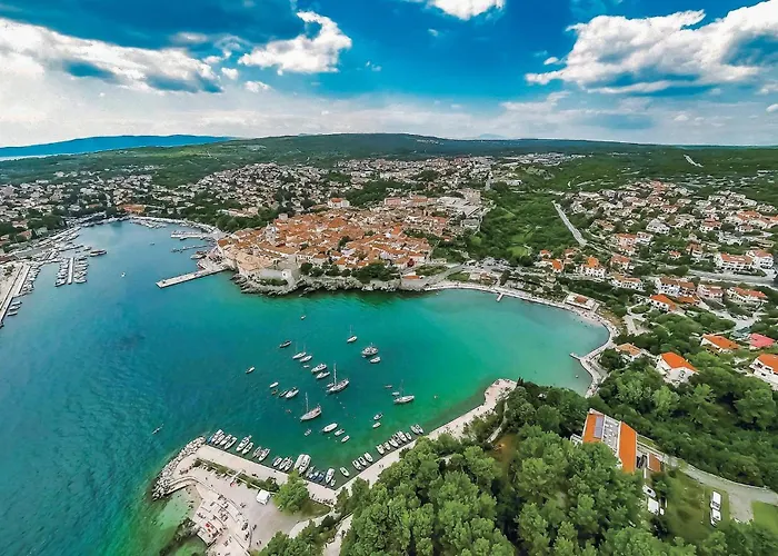 3 Bedroom Awesome In * Malinska